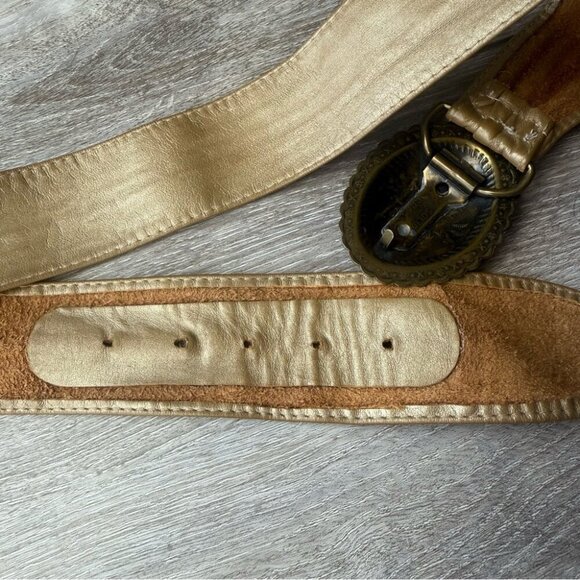 Vintage Sold Brass Concho Buckle Metallic Gold Western Style Leather Belt - Picture 6 of 11
